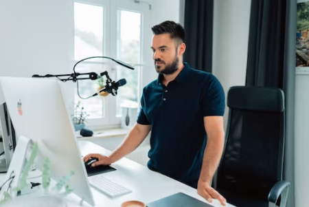 How to Make Money on Facebook as a Freelancer (May 2024)
